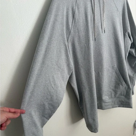 Vuori Heather Gray Halo Performance Hoodie Womens Large Relaxed NWOT chic luxe - Picture 2 of 6